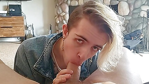 She's first time with a sexy ass gets