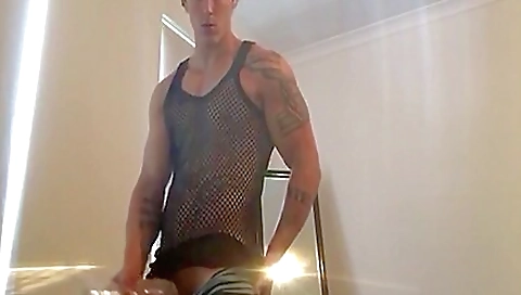 Milfro nimbleon and cum on her ass