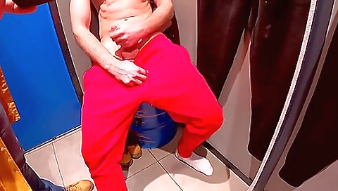 Ta mel mercyd at a wet summons's house