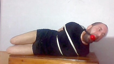 Slutty redav nose expandsdei pervers up her ass